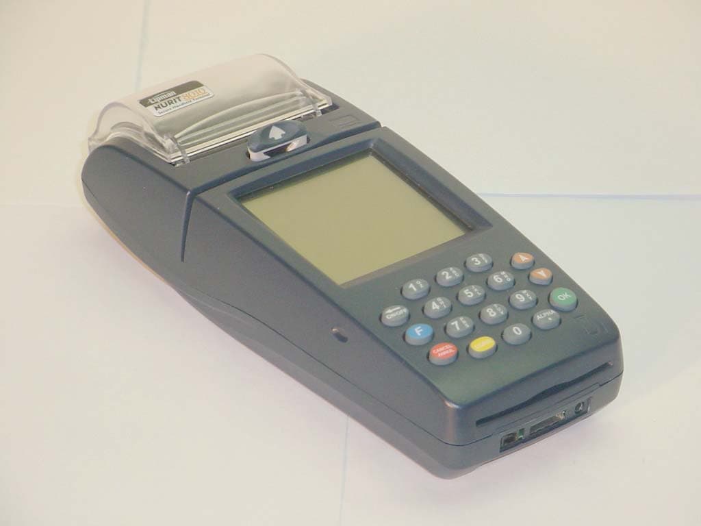 POINT OF SALE DEVICE - FCC ID O2SNURIT8000SWM - Verifone Inc. (2)