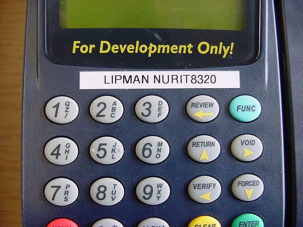 PCS Payment Terminal - FCC ID O2SNURIT8320S4 - Verifone Inc. (2)