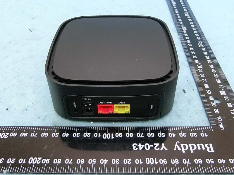 Wireless Access Point - FCC ID O2U-5842 - Compal Broadband Networks, Inc. (3)