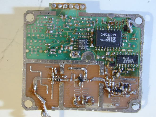 2.4 GHz Wireless Indoor Security Transmitter - FCC ID O3GDVL3000T - Digicom Corporation (2)