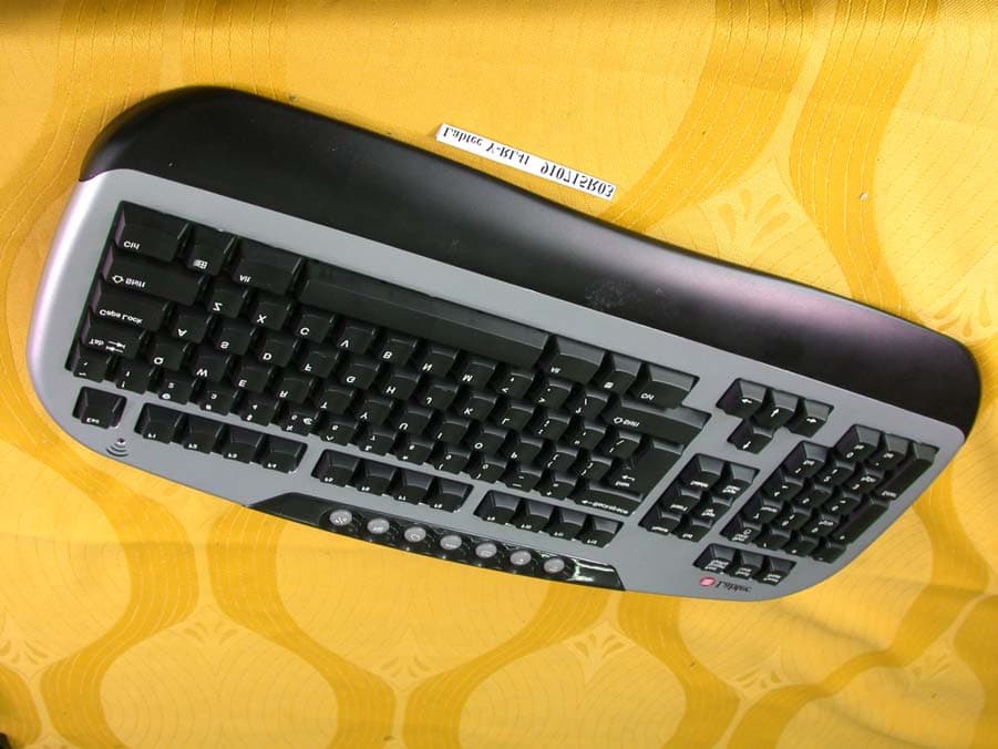 Wireless Keyboard - FCC ID O3L-PT-02-K2C1 - Paten Wireless Technology Inc. (2)