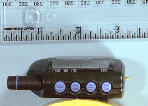 Transceiver of Car Alarm/Remote Engine Starter - FCC ID O44J2000R - Youngshin Electronics Co., LTD.