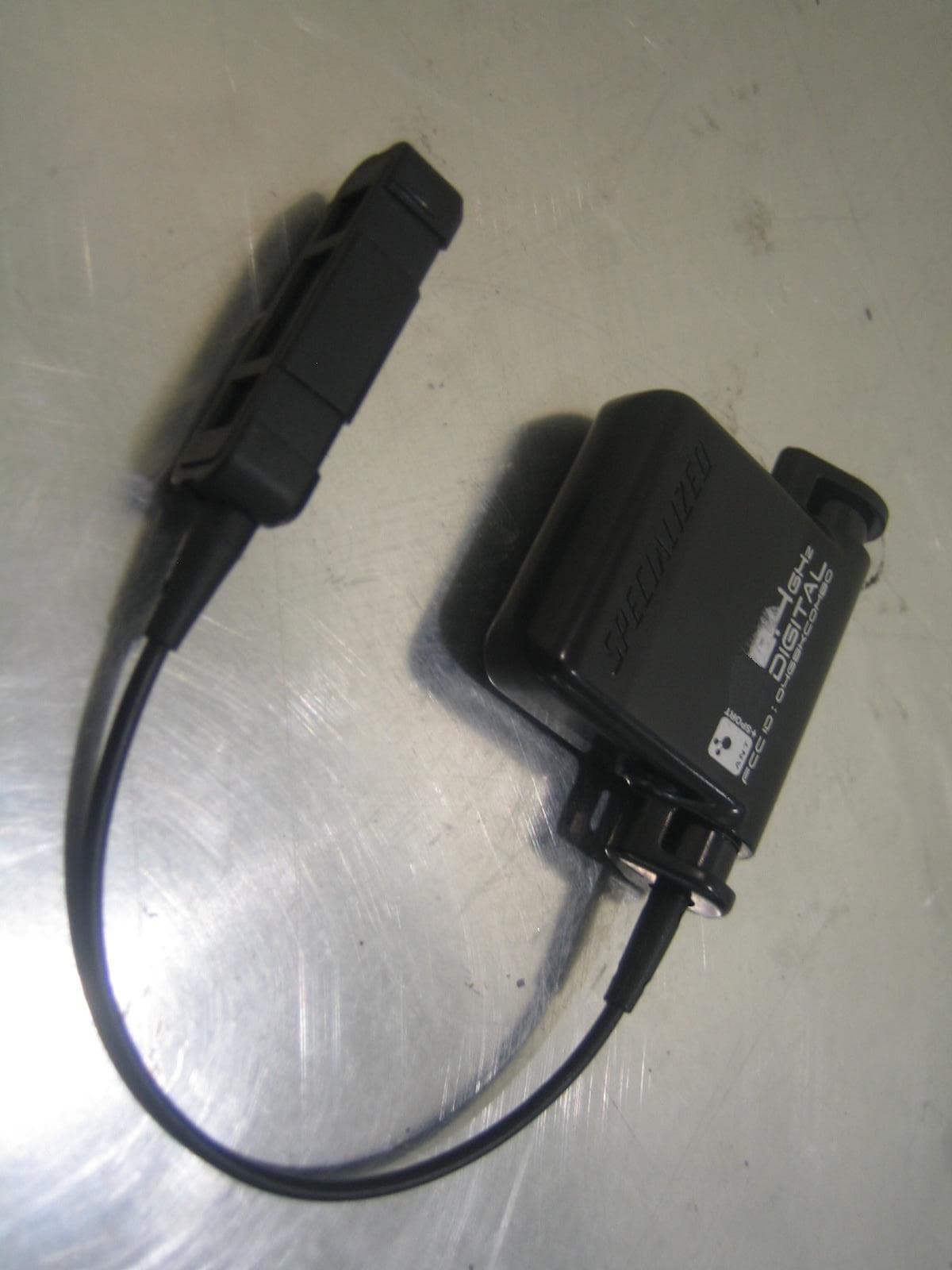Bike Combo Transmitter - FCC ID O4GBKCOMBO - Dayton Industrial Co., Ltd. (2)