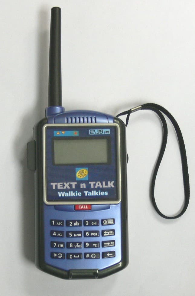 49MHz WALKIE TALKIE - FCC ID O4Y10663 - 200 Toy (HK) Ltd.
