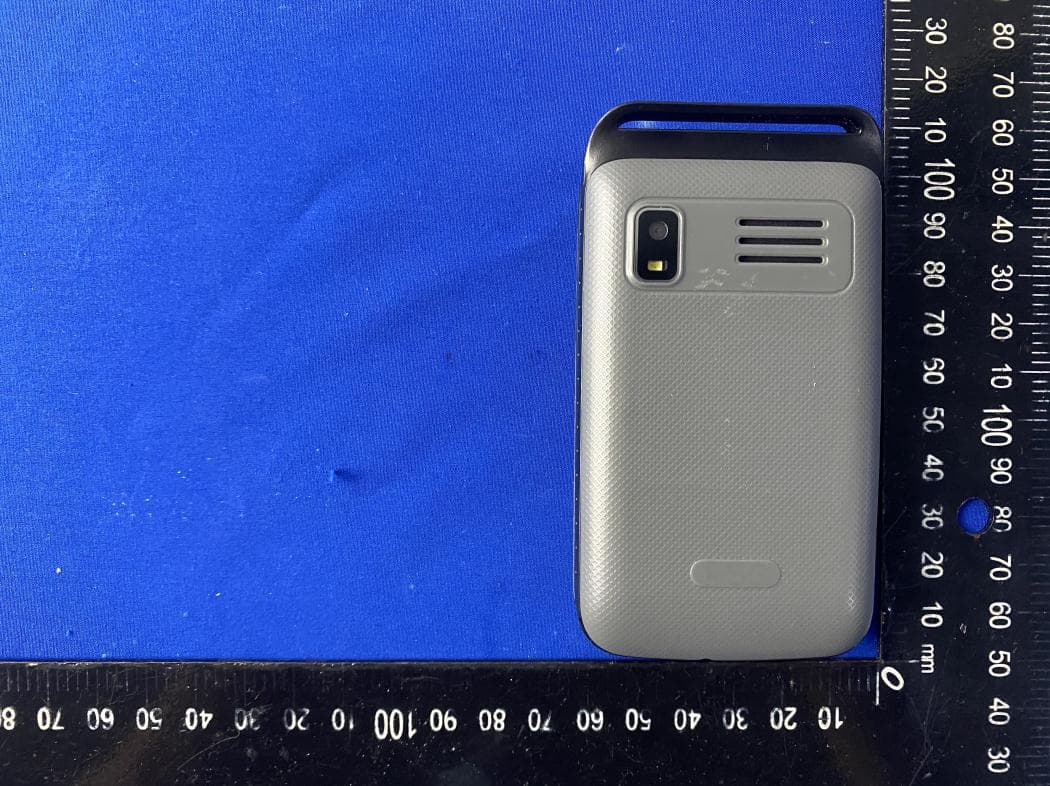 1.8 inch 3G Low Cost Feature Phone - FCC ID O55181420 - SWAGTEK