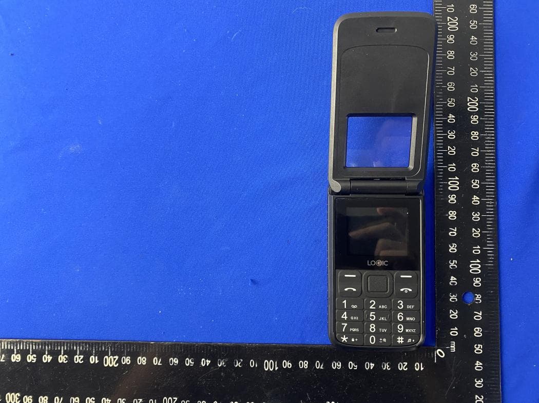 1.8 inch 3G Low Cost Feature Phone - FCC ID O55181420 - SWAGTEK (4)