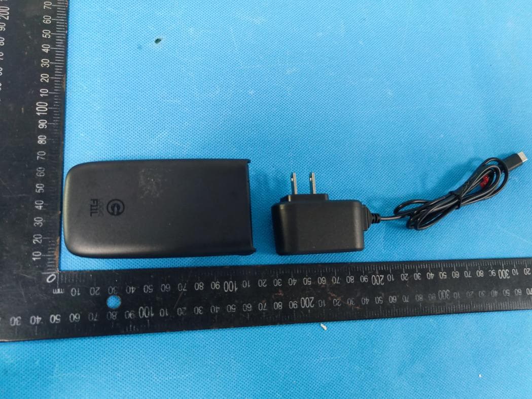 2.8 inch 4G FLIP PHONE - FCC ID O55183322 - SWAGTEK (2)