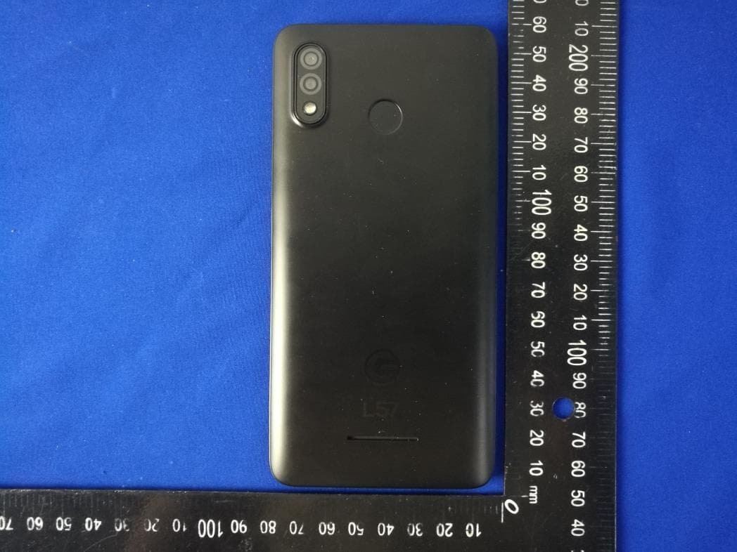 5.7 inch 4G Smart Phone - FCC ID O55572220 - SWAGTEK (2)