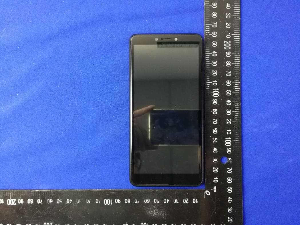 5.7 inch 3G Smart Phone - FCC ID O55573120 - SWAGTEK (4)