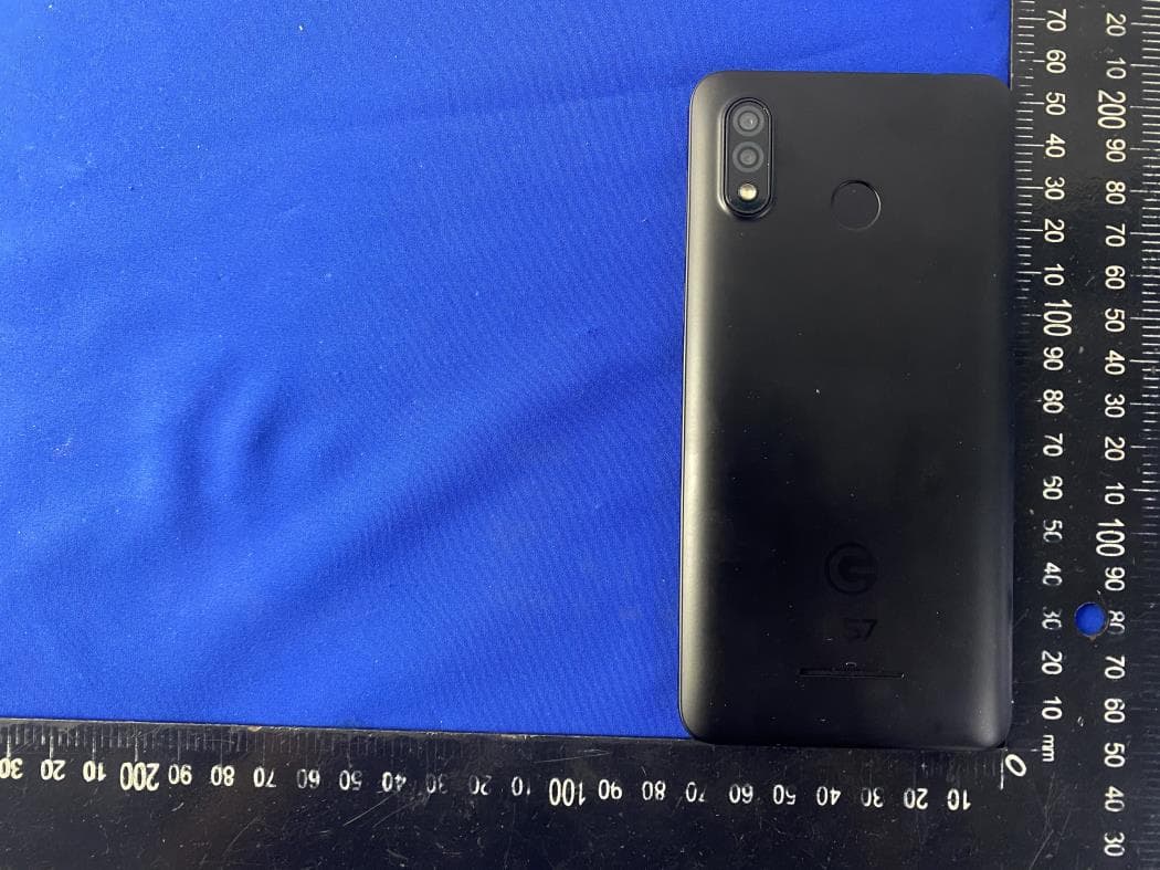 5.7 inch 4G smart phone - FCC ID O55573420 - SWAGTEK (3)
