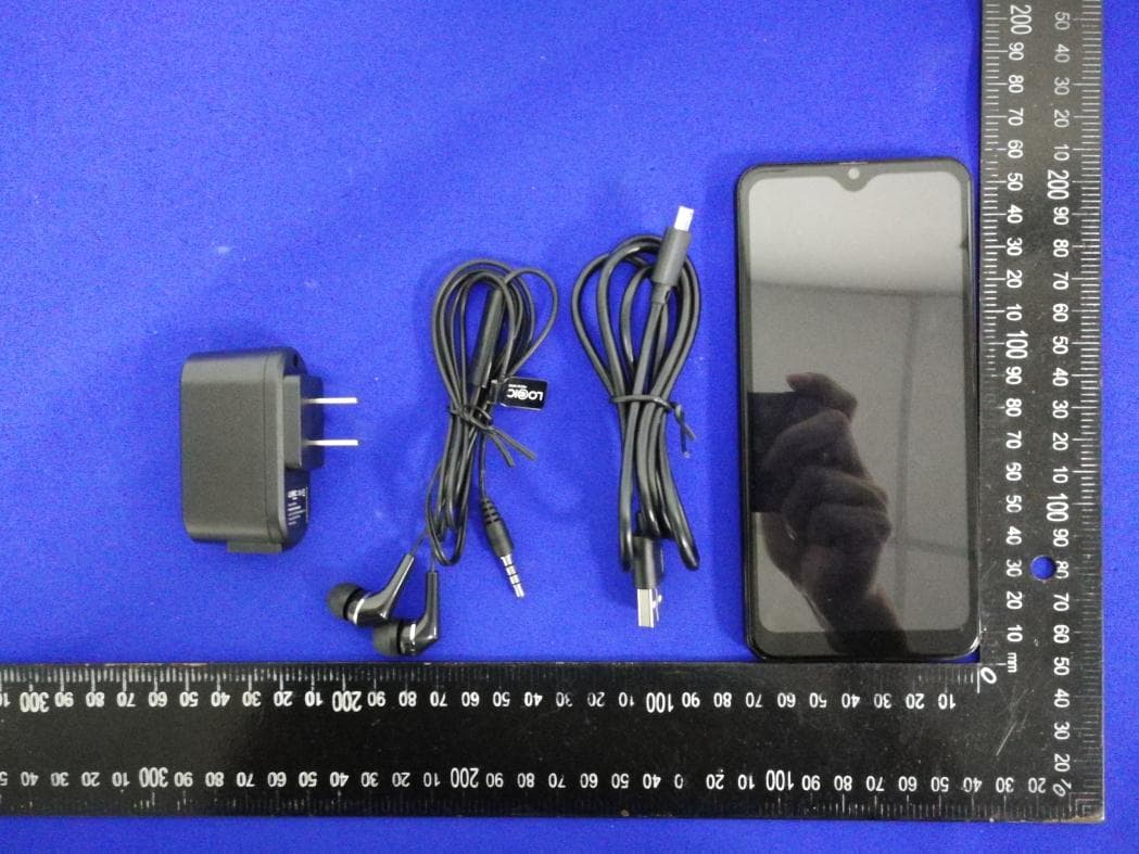 6.088 inch 3G Smart Phone - FCC ID O55604519 - SWAGTEK