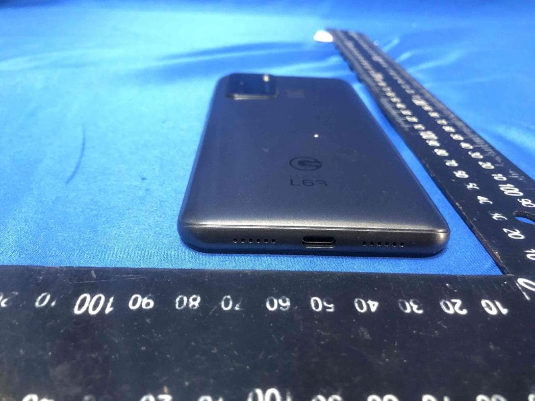 6.3 inch 4G Smart Phone - FCC ID O55630521 - SWAGTEK