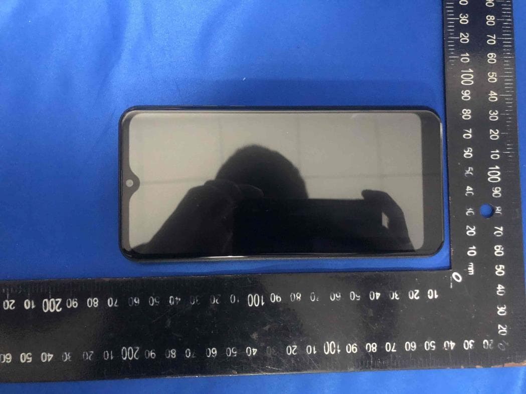 6.3 inch 4G Smart Phone - FCC ID O55630521 - SWAGTEK (5)