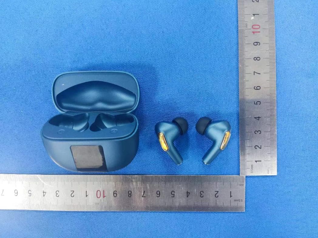 True Wireless Stereo Earbuds - FCC ID O55TW2022 - SWAGTEK (5)