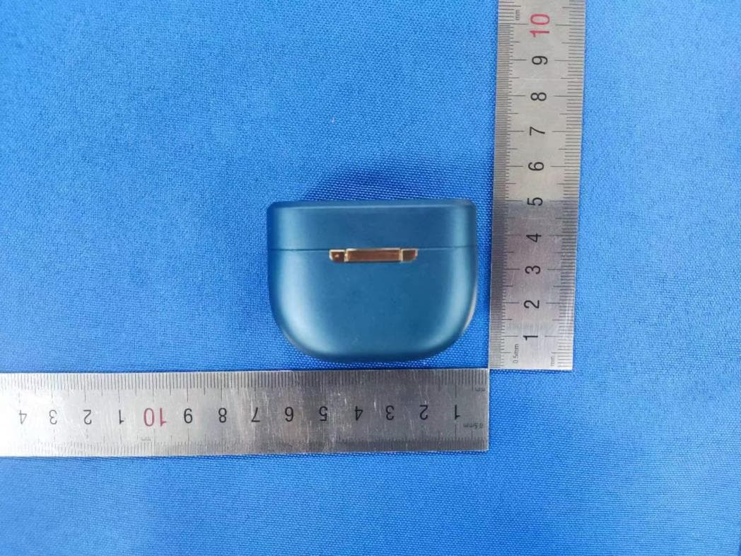 True Wireless Stereo Earbuds - FCC ID O55TW2022 - SWAGTEK (3)