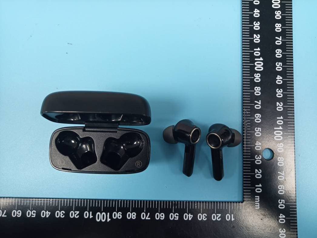 True Wireless Earphone - FCC ID O55TW4719 - SWAGTEK (2)