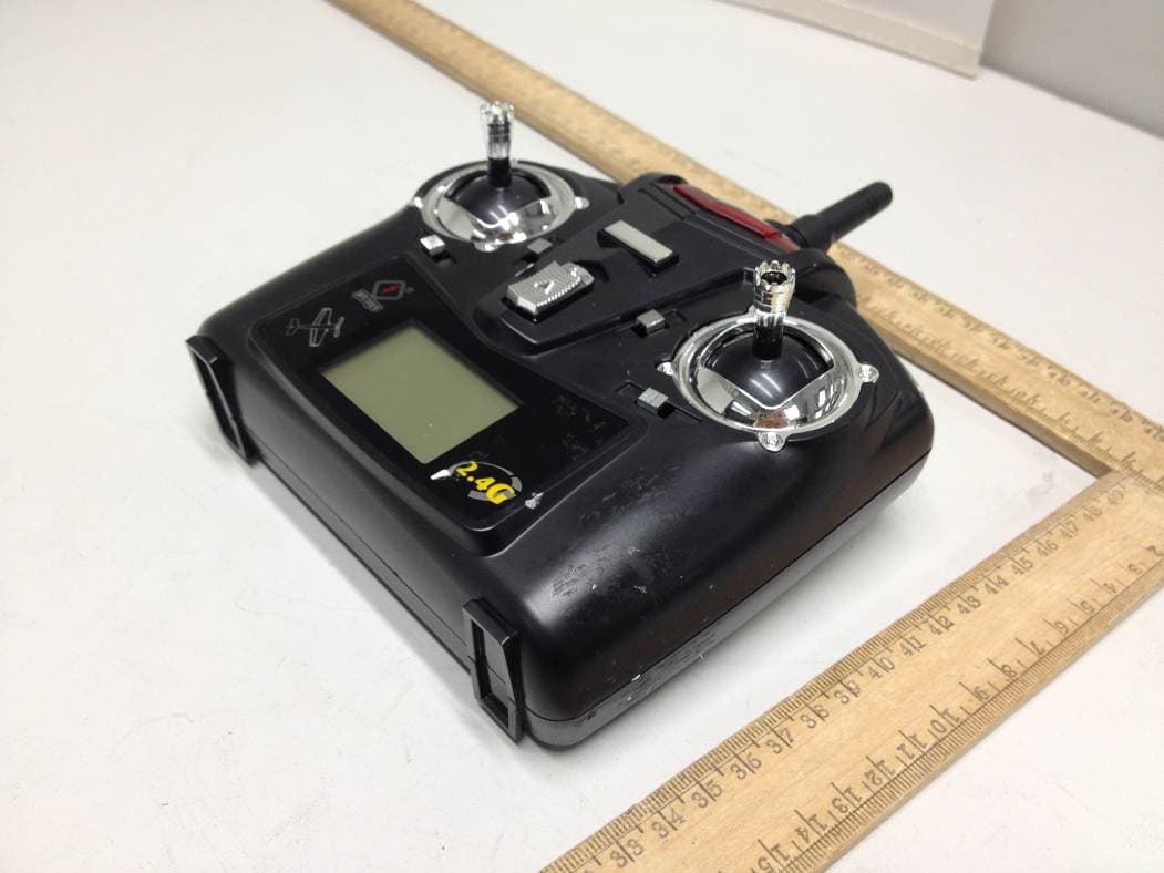 Radio Control Toy Transmitter (2.4GHz) - FCC ID O85WL20150520 - SHANTOU CHENGHAI WEILI TOYS CO.,LTD (2)