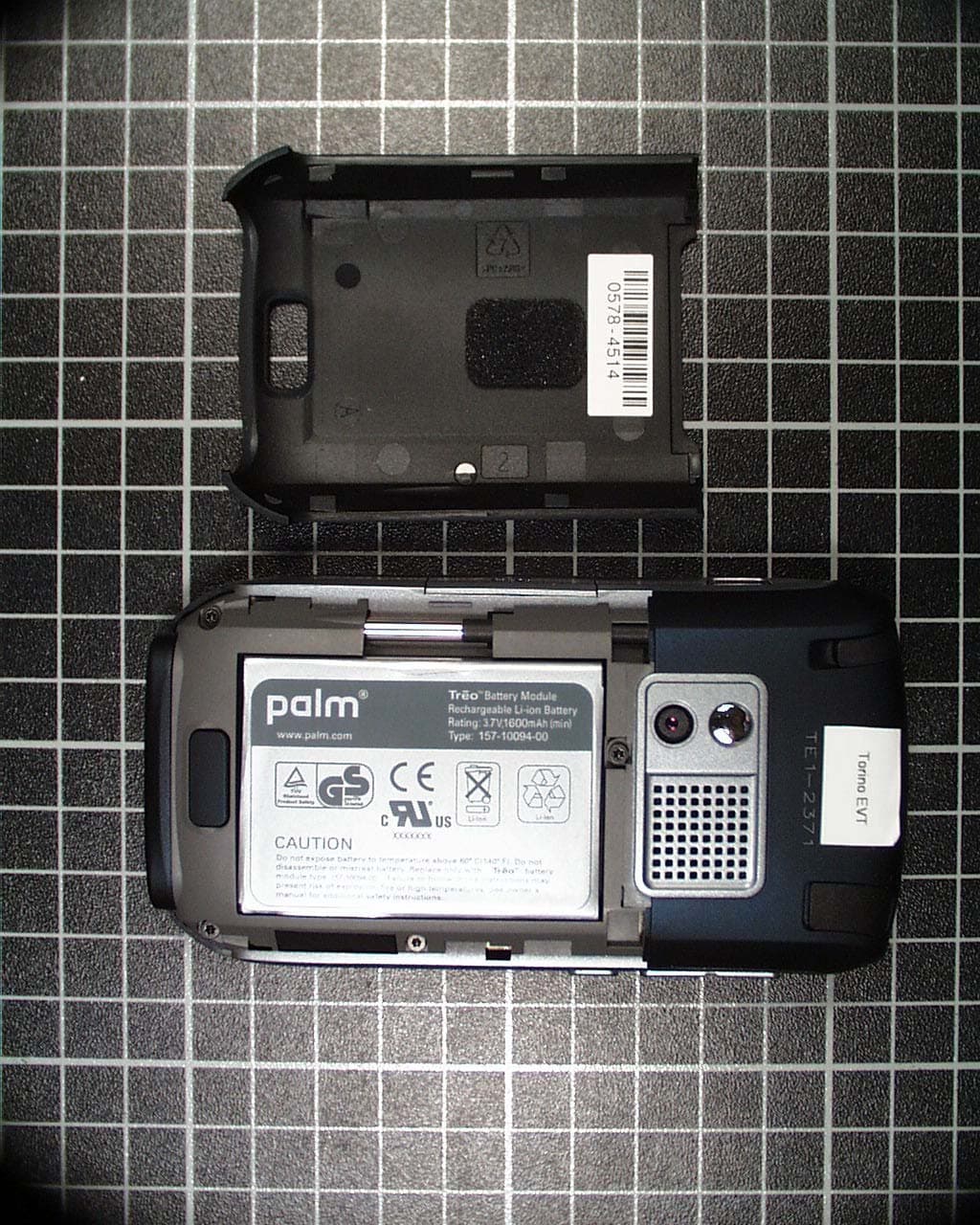 PDA Phone with CDMA 2000 /1xEVDO and Bluetooth - FCC ID O8F-895 - Palm Inc (2)