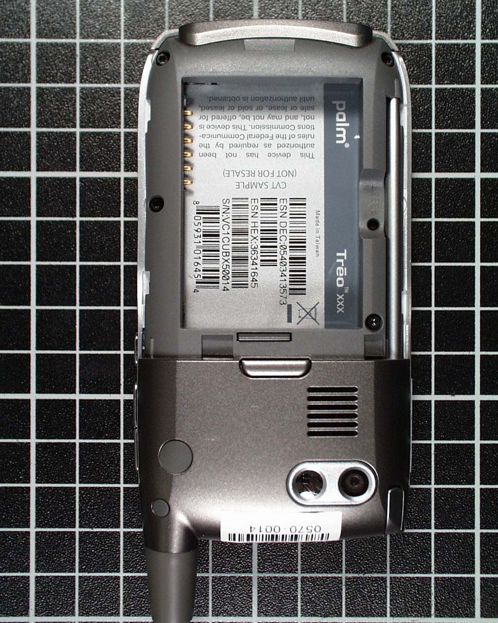 CELL/PCS CDMA Smartphone W/ Bluetooth - FCC ID O8F93001 - Palm Inc (4)