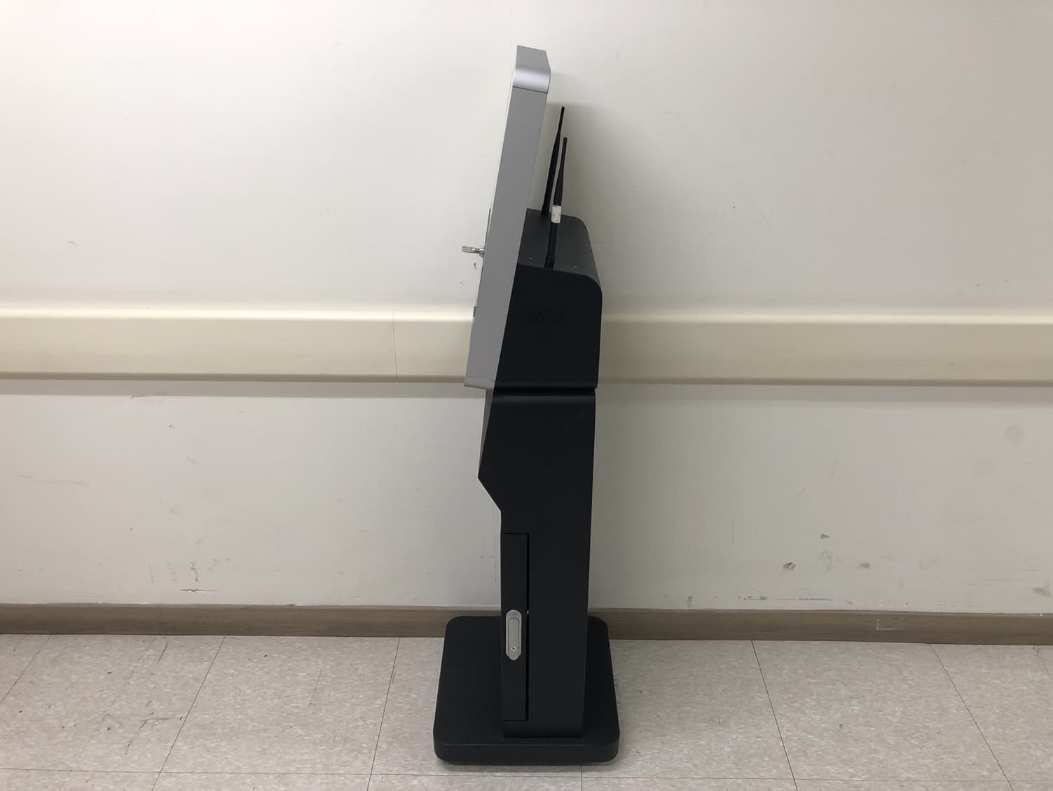 KIOSK - FCC ID O8HSK-161 - Shin Heung Precision Co., Ltd. (4)