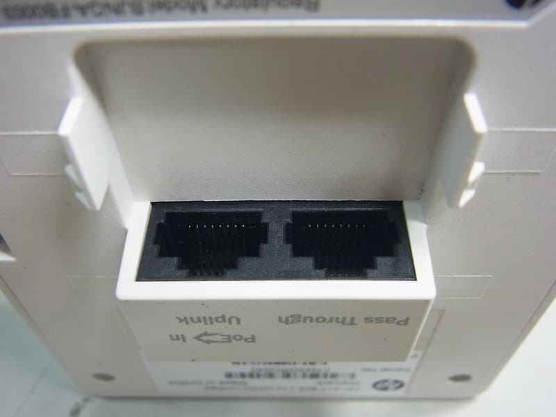 Unified Wired-WLAN Walljack - FCC ID O9C-BJNGAFB0003 - Hewlett Packard Enterprise (4)