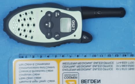 Face Held FRS Transceiver - FCC ID O9GT5210 - Trisquare Communications Inc.
