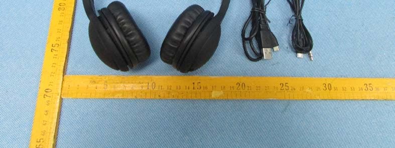 BLUETOOTH HANDFREE EARPHONE - FCC ID ODAPH-4028BL - Dongguan Yujia Industry Co.,Ltd (2)