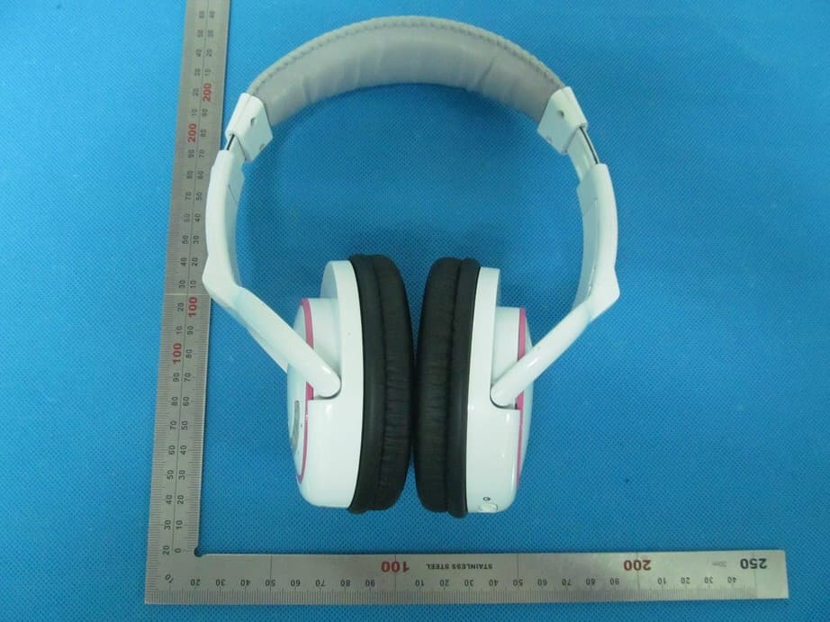 Bluetooth Headset - FCC ID ODCHB-390M - Shenzhen Badasheng Electronic Co., Ltd. (2)
