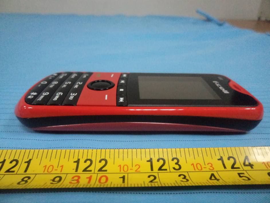GSM Mobile Phone - FCC ID OE2CF20120519 - COMUNICACIONES FORTUCELL (4)
