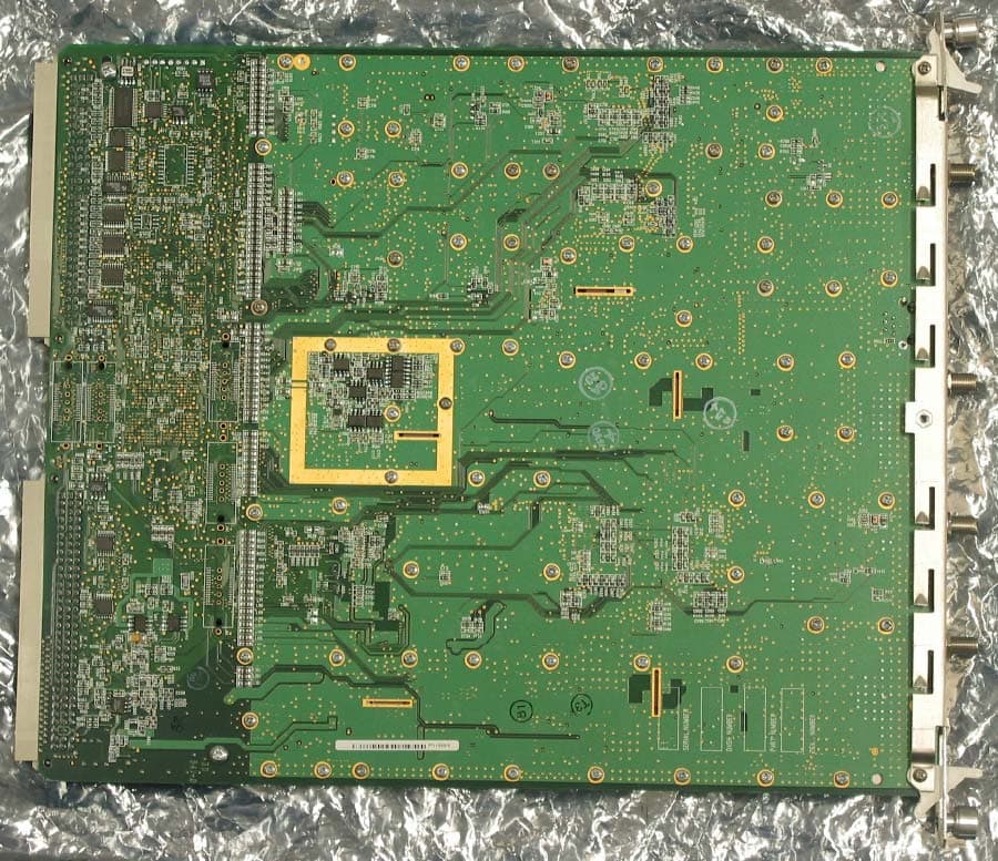 Ultra WAVE BTS - FCC ID OEWAUAC85 - ADC Telecommunications Inc.