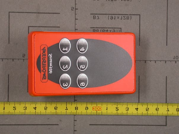UHF-Handheld Transmitter - FCC ID OG4S506 - Akerstroms Bjorbo AB (1)
