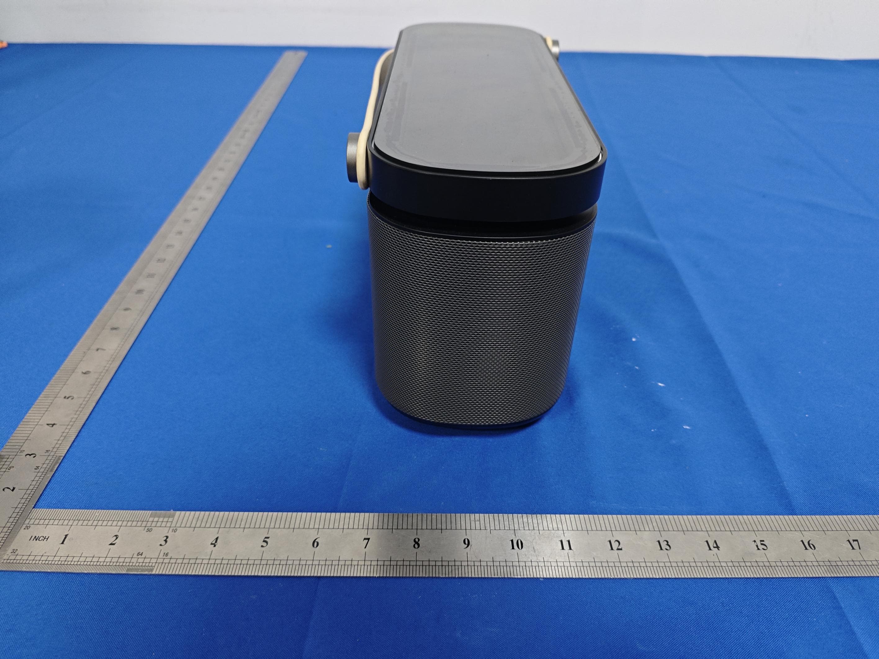 PORTABLE SPEAKER - FCC ID OG5-A12 - Shenzhen Maniway Electronics Limited. (2)