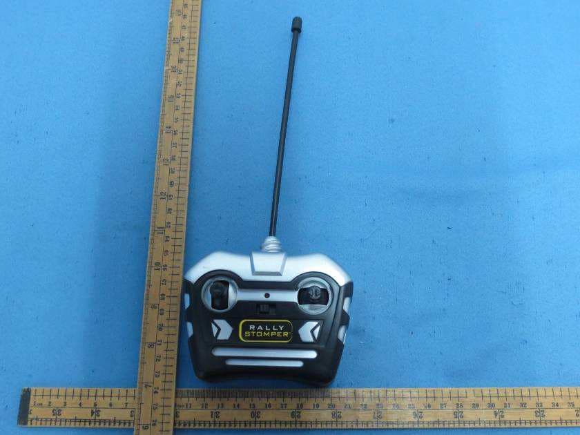 Toy RC Truck - FCC ID OGYFT0088-49 - Huilai Fengtai Plastics & Ironware Ltd. (3)