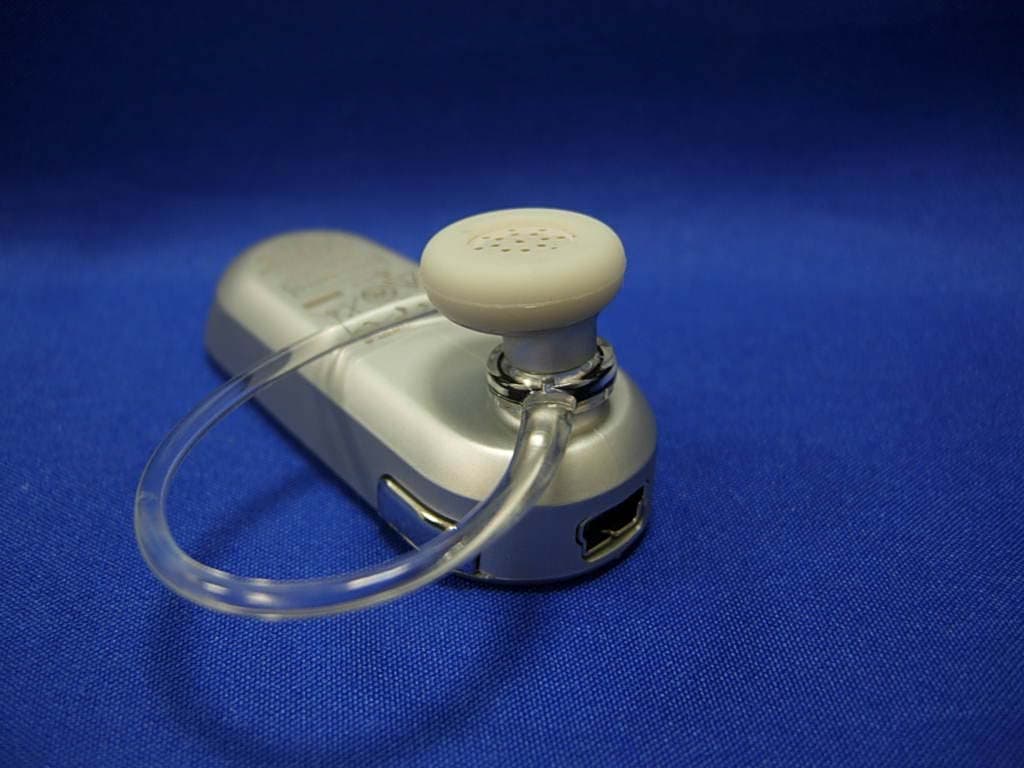 BLUETOOTH HEADSET - FCC ID OHH-H385M - Cal-Comp Electronics (Thailand) Co. Ltd.