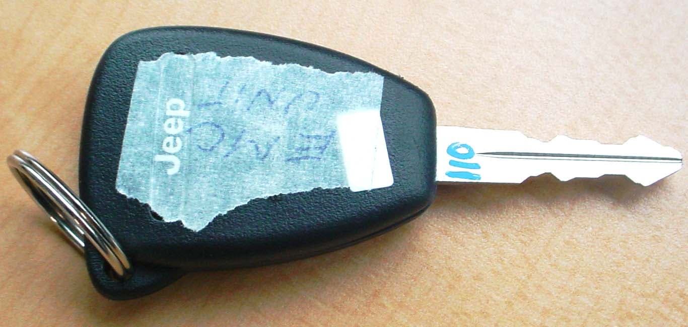 DCX KEYFOB - FCC ID OHT692713AA - Strattec Security Corporation