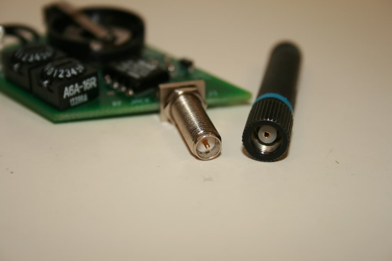 Single Command Transmitter - FCC ID OI4XMTR1M - Holatron Systems, LLC. (2)