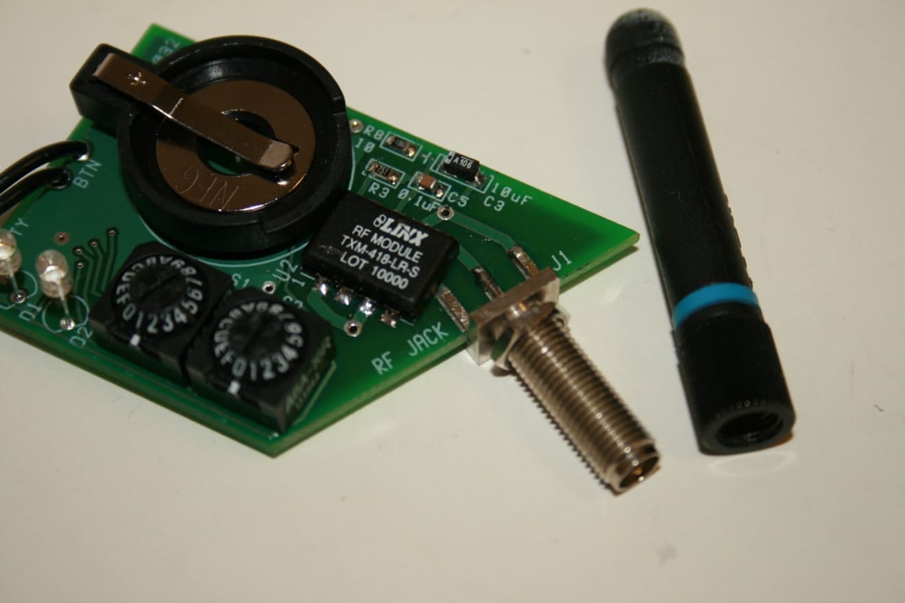 Single Command Transmitter - FCC ID OI4XMTR1M - Holatron Systems, LLC.