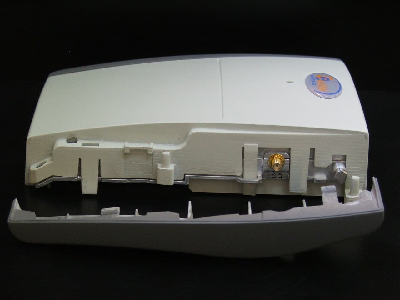 Bi-Directional Booster - FCC ID OIWMBDASMR025W - Dekolink Wireless Ltd