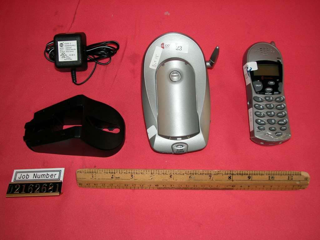 2.4GHz 40 Channel Analog Modulation Cordless Phone - FCC ID OJ7CTAVC2101102 - Victory Concept Industries Ltd (2)