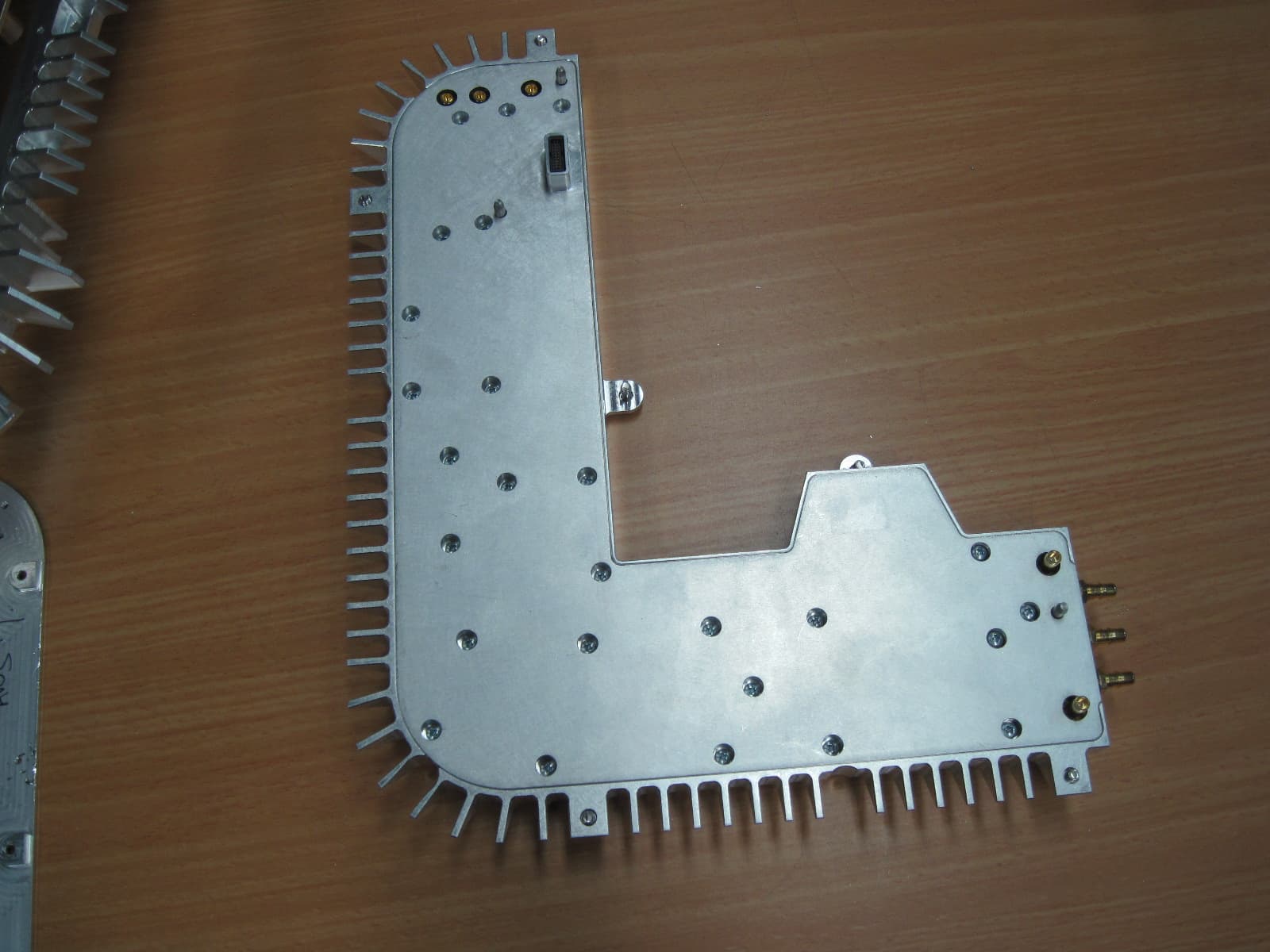REMOTE EXTENDER UNIT - FCC ID OJF1RXU - Corning Optical Communication LLC (2)