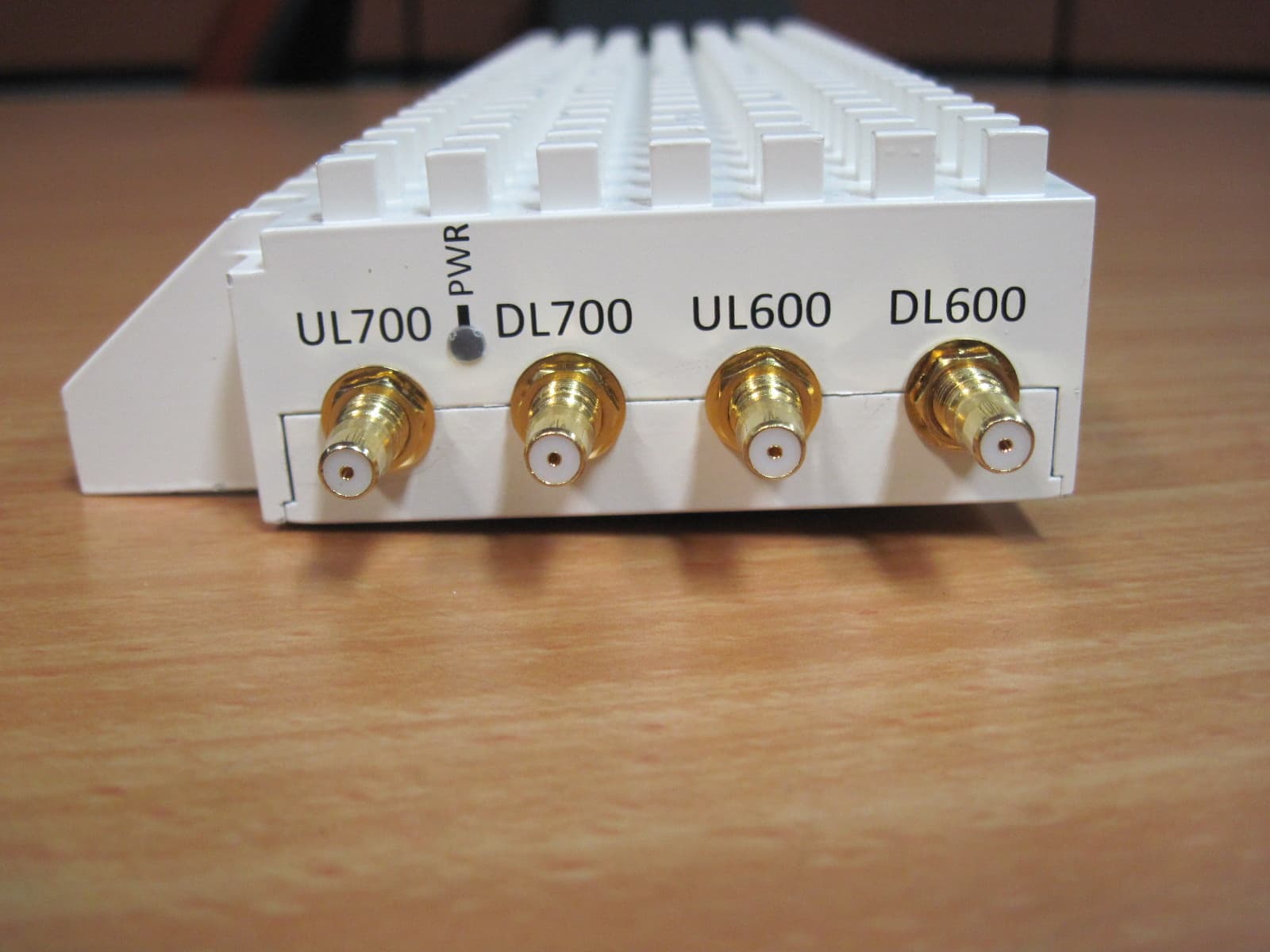 Corning Optical Network Evolution (ONE) Solutions 600MHz and FirstNet700 Remote eXpansion Unit (RXU67) - FCC ID OJF1RXU67 - Corning Optical Communication LLC (3)