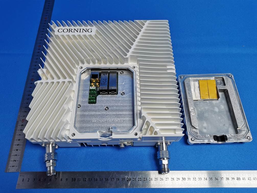 Digital Low-power Remote Unit High Band supporting 3.5G - FCC ID OJFDLRUG235 - Corning Optical Communication LLC