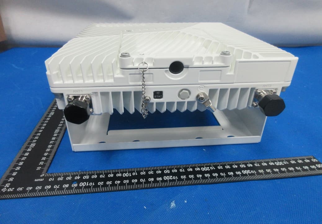 Low Band dRAU - FCC ID OJFDLRUG2678 - Corning Optical Communication LLC (5)