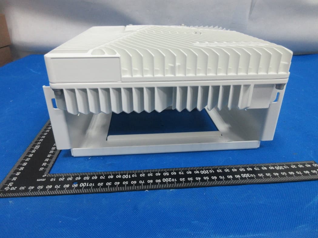 Low Band dRAU - FCC ID OJFDLRUG2678 - Corning Optical Communication LLC