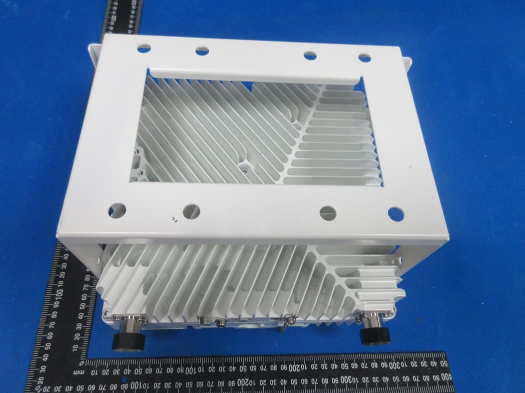 Low Band dRAU - FCC ID OJFDLRUG2678 - Corning Optical Communication LLC (4)