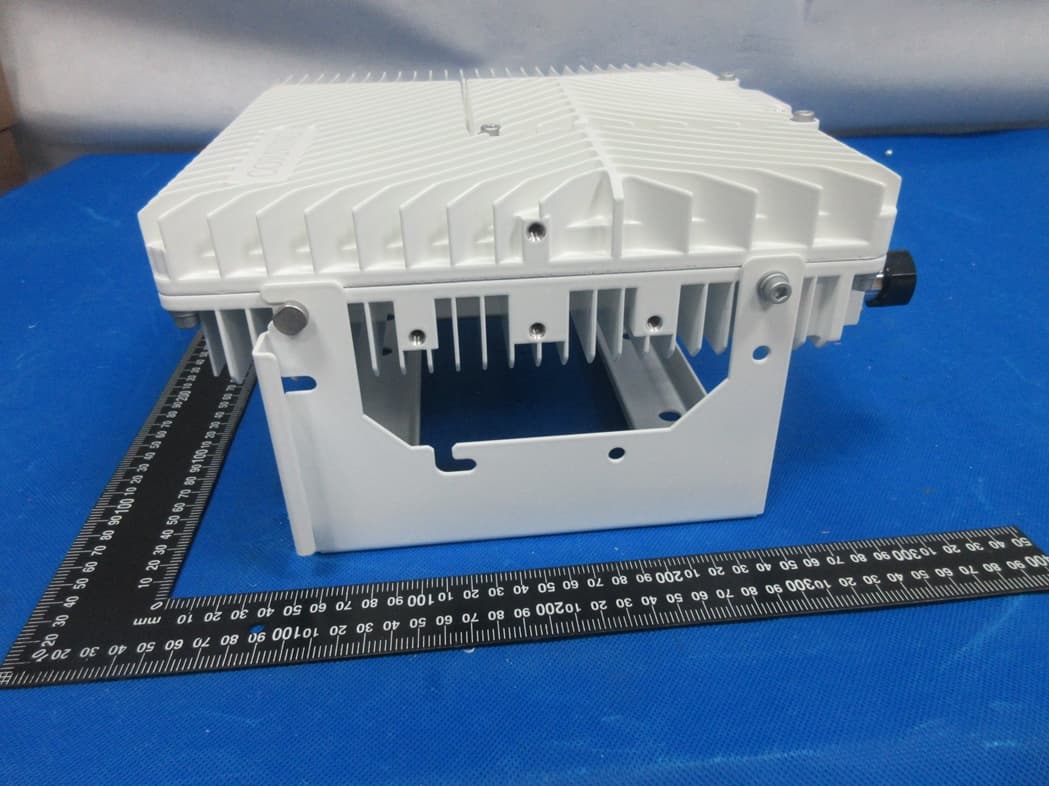 Low Band dRAU - FCC ID OJFDLRUG2678 - Corning Optical Communication LLC (2)