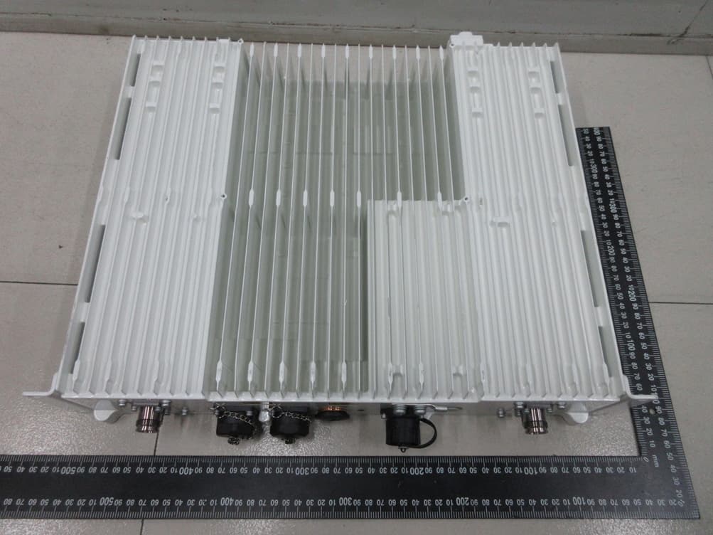 digital Medium-power Remote Unit - FCC ID OJFDMRUG22325 - Corning Optical Communication LLC