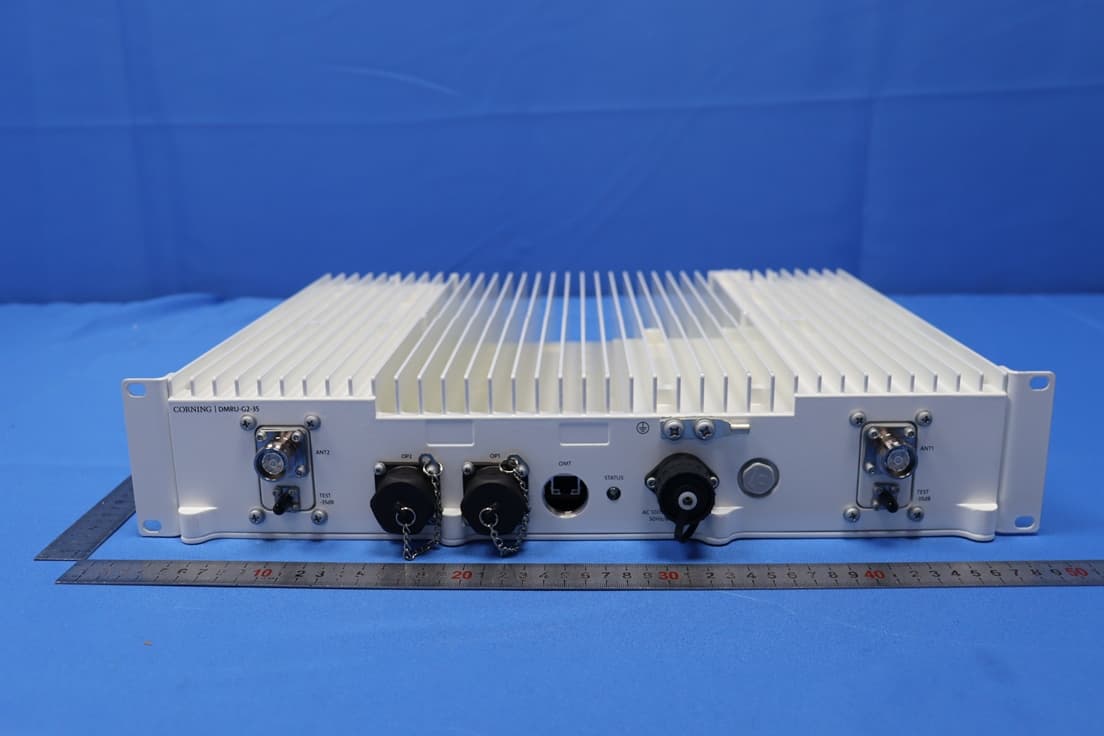 Digital Medium-power Remote Unit High Band Supporting 2.5G - FCC ID OJFDMRUG225 - Corning Optical Communication LLC (5)