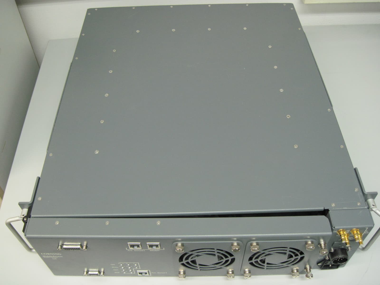 QX REMOTE UNIT - FCC ID OJFQXC85P19L70A17 - Corning Optical Communication LLC (2)