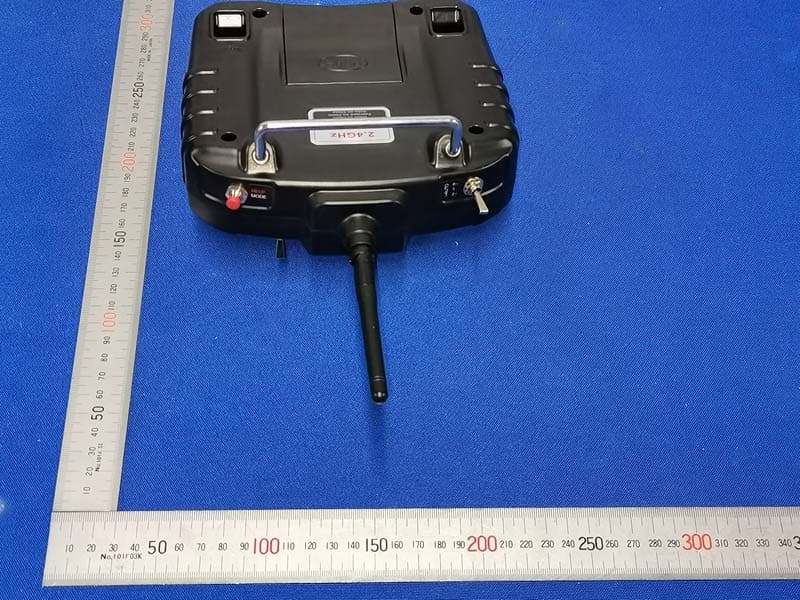Global Hawk 2.4GHz RC Seaplane - FCC ID OJPXA08801-08802 - HANGZHOU ZT MODEL CO.,LTD.